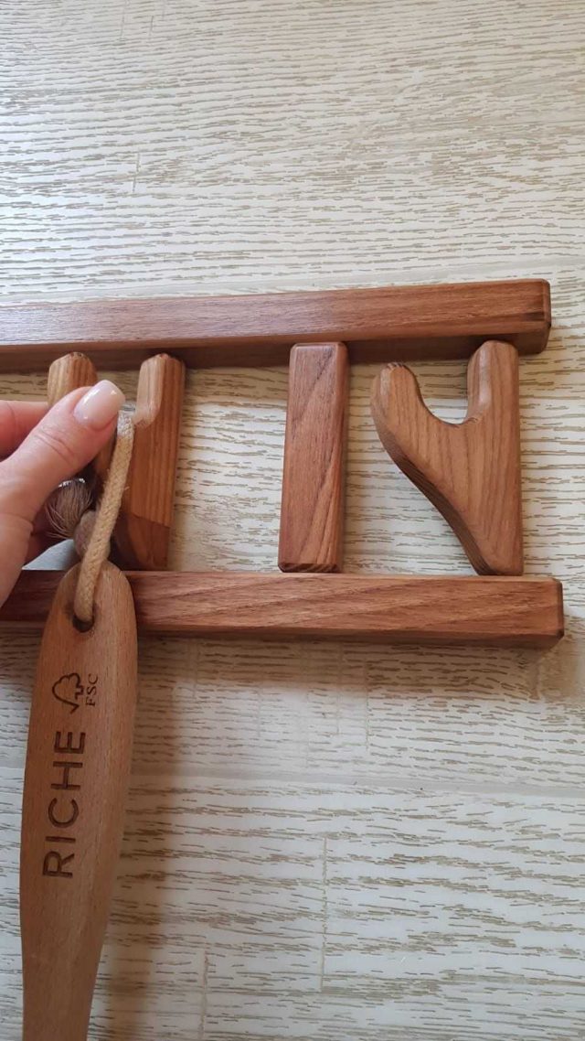 Вешалка 4 крючка